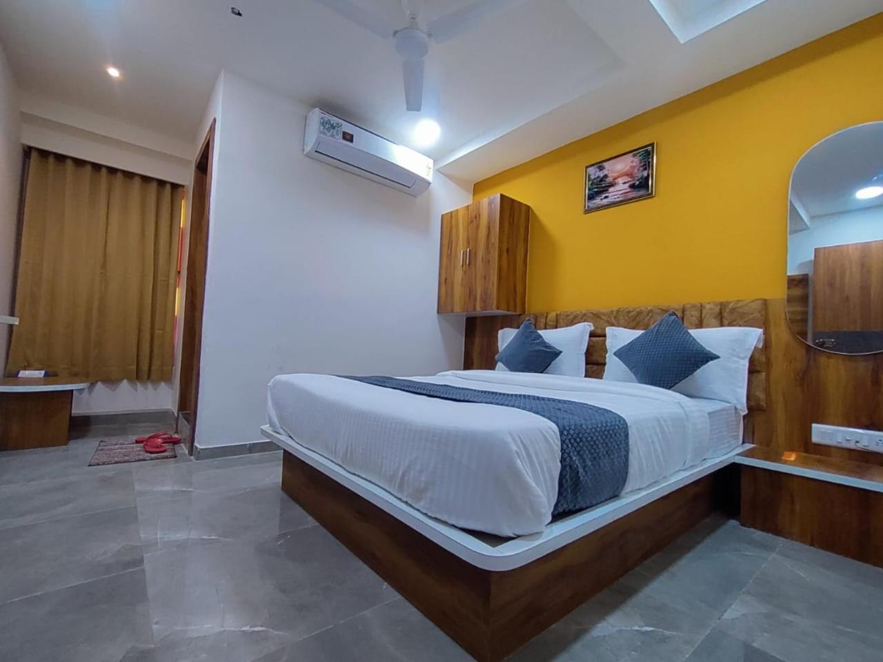 Hotel Lee Park Ахмедабад Экстерьер фото
